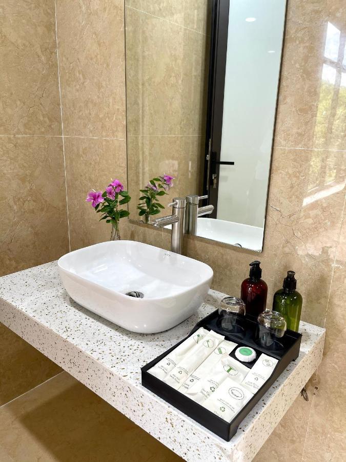 Phoenix Minh Châu Hotel Quảng Ninh Exterior foto