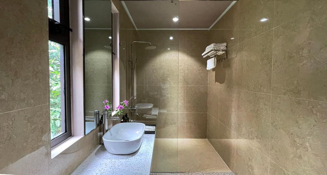 Phoenix Minh Châu Hotel Quảng Ninh Exterior foto